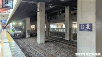 台北車站上午進站列車！乘客超稀落
