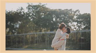 粿粿甜揪男友大玩火車便當　激情擁吻