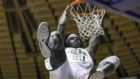 ▲班尼特秀大猩猩灌籃。（圖／高雄鋼鐵人球團提供）