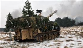 拜登政府宣布供售台灣的第一項軍備M109A6自走砲，美國國務院正式通知我國必須取消。（圖／截取自US ARMY官網）