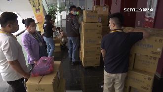 獨／居隔人數激增　直擊公所發關懷包