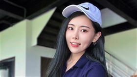 正妹數學老師脫了！炸出超巨火爆上圍　老司機嗨翻：想上課。kaikailing