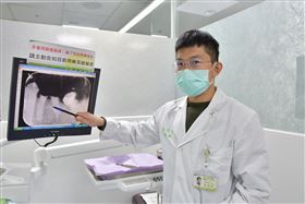 因疫情不敢就醫　台中老翁感染險沒命（圖／翻攝畫面）