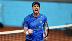 ▲英國前球王莫瑞（Andy Murray）在馬德里大師賽對決奧地利好手提姆（Dominic Thiem）。（圖／翻攝自MMOPEN推特）