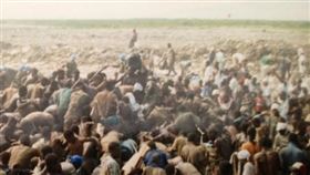 ▲海地首都太子港驚傳幫派衝突，再度爆發槍戰，民眾攜家逃離。（示意圖／攝影者barockschloss, flickr CC License）