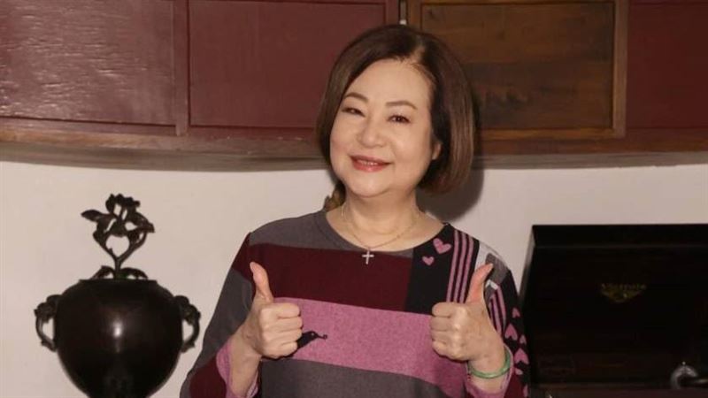 不相信尪離開　女星拿照片淚崩問這句