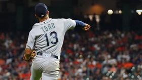 ▲托羅（Abraham Toro）在三壘防區展現防守美技。（圖／翻攝自MLB官網）