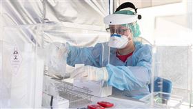 本土疫情持續升溫，基隆市長林右昌今（3）天表示，下個戰場在醫療端！（圖／翻攝自林右昌臉書）

