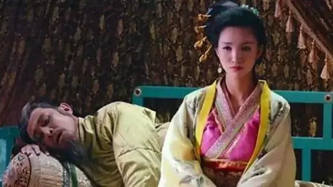 專家見父女合葬墓放紅藥丸：枉為人父