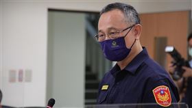 陳家欽：挑戰公權力者  揪出幕後指使嚴辦到底警政署長陳家欽16日前往新北市警局訪視並慰問員警，陳家欽並強調，絕對不予許任何暴力與黑道挑釁；對挑戰公權力者，絕對揪出幕後指使者嚴辦到底，「我們用行動來證明一切」。（警方提供）中央社記者黃旭昇新北市傳真  110年9月16日