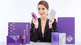 ▲小禎表示堅持每日的內外保養是擁有好氣色的秘訣（圖／業者提供）