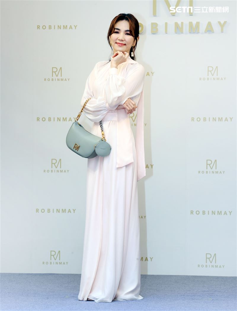 Ella出席Robinmay一日店長活動。（記者邱榮吉/攝影）