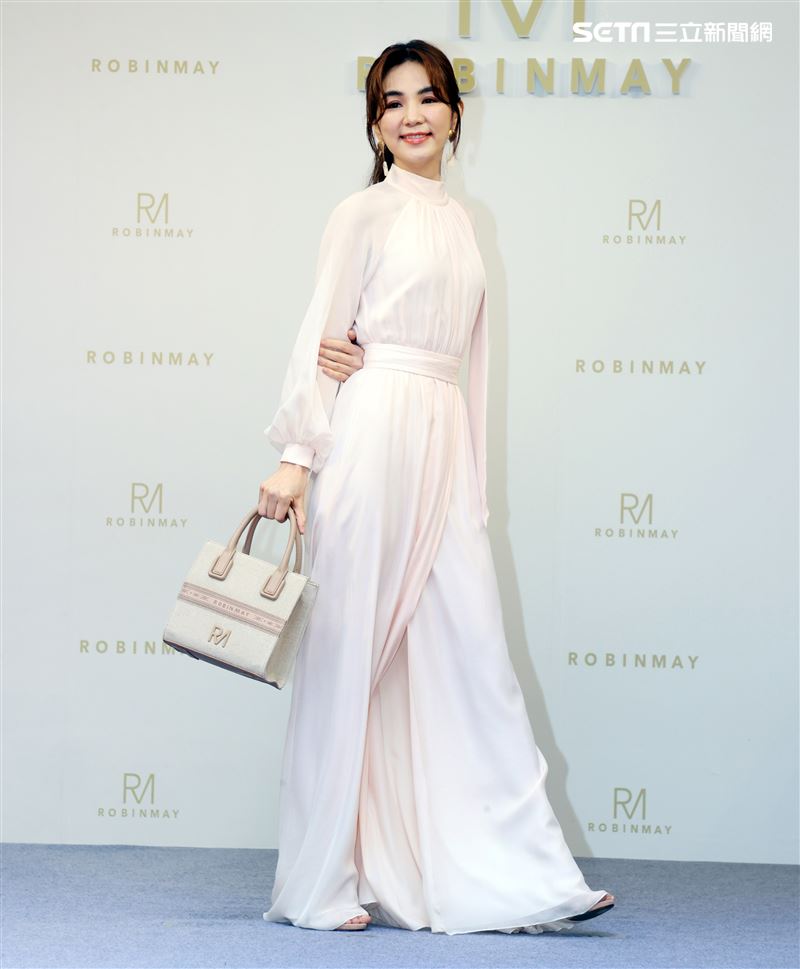 Ella出席Robinmay一日店長活動。（記者邱榮吉/攝影）