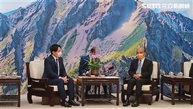 行政院長蘇貞昌今（4）日下午接見日本自民黨青年局長小倉將信眾議員一行。（圖／記者盧素梅攝影）