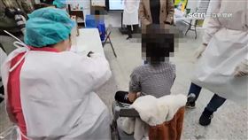 謠傳BNT「副作用破千種」含蛇毒　專家駁斥假訊息