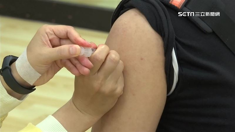 BNT副作用破千種含蛇毒？專家駁斥