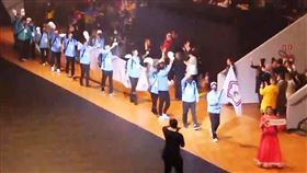 巴西聽奧開幕式  台灣代表團出場第24屆夏季達福林匹克運動會）1日（當地時間）在巴西南卡希亞斯市（Caxias do Sul）舉行開幕式，台灣代表團進場排序為第13位，由上屆聽奧獲女子網球單、雙打2面金牌的林家文掌旗。（駐聖保羅辦事處提供）中央社記者唐雅陵聖保羅傳真  111年5月3日