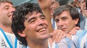 阿根廷已故足球傳奇「馬拉度納」（Diego Maradona），上帝之手，球衣拍出930萬美元、2.74億台幣天價 (圖／翻攝自維基百科)