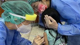 6-11歲兒童打莫德納疫苗/兒童疫苗接種(門諾醫院提供)