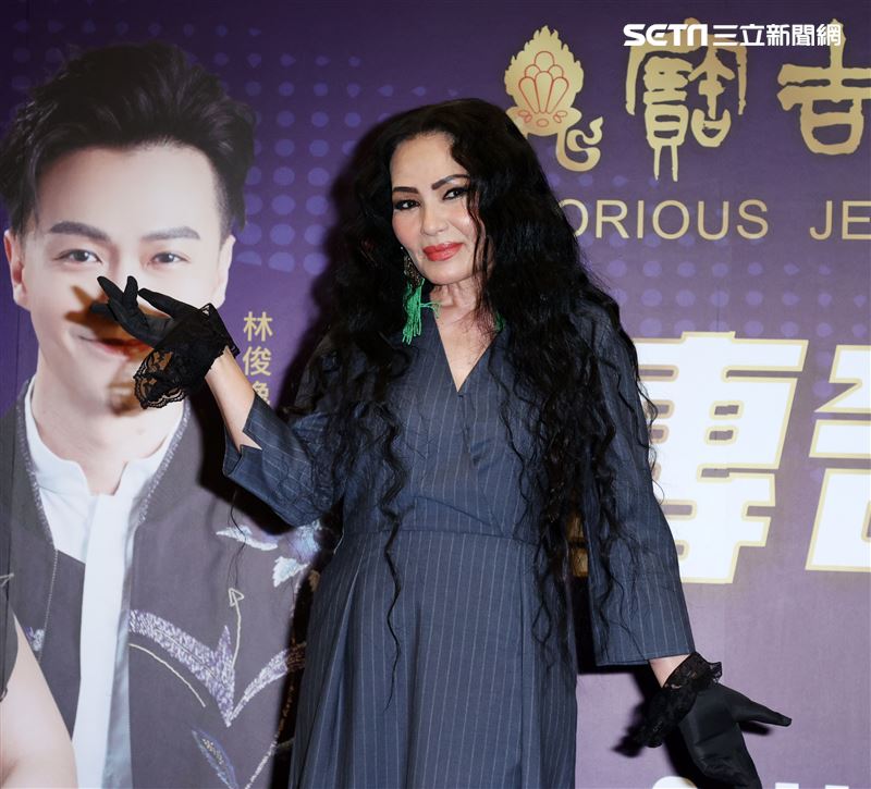 潘越雲出席「2022歌之饗宴V-傳奇歌后」演唱會記者會。（記者邱榮吉/攝影）