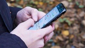 三星手機搭載的安卓系統恐有資安漏洞。（圖／Pixabay）