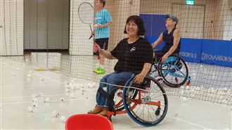 被尪拋棄！輪椅媽背5百萬債苦養2子