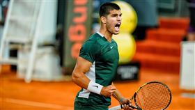 ▲小蠻牛艾卡拉茲（Carlos Alcaraz）闖進馬德里公開賽8強。（圖／翻攝自MMOPEN推特）