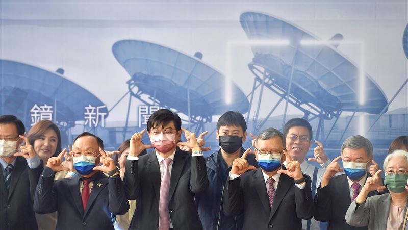 鏡電視開台不怕出包？董事長淡定神回