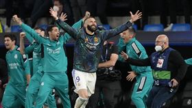▲本澤馬（Karim Benzema）在傷停時間點球絕殺對手。（圖／美聯社／達志影像）