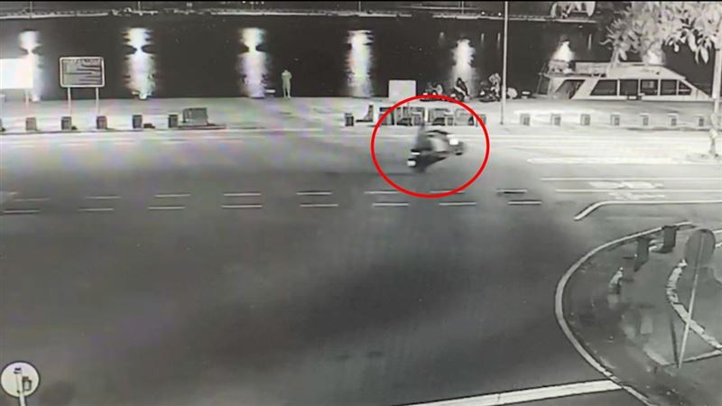台南男大生翹孤輪耍帥　慘吃萬元罰單