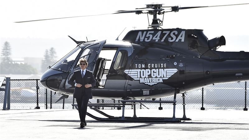 阿湯哥搭直升機！空降捍衛戰士首映