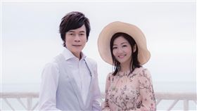洪榮宏與老婆張瀞云合唱新歌致敬鄧麗君。（圖／華特音樂提供）