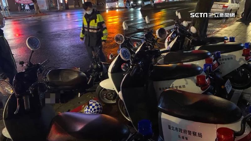 警局前撞警車！酒駕男：生意慘心情差