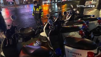 警局前撞警車！酒駕男：生意慘心情差