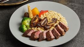 價格超親民的王品牛排炙烤牛小排餐盒。（圖／品牌提供）