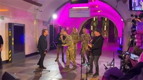 俄烏戰爭,U2,防空洞,推特/Good morning, Ukraine