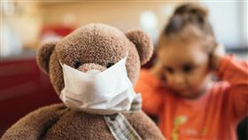 病毒 口罩https://www.flickr.com/photos/nenadstojkovic/50490695331/in/photolist-2jVG1DR-2j99oDi-2mMCM9w-2iNxxoX-2iUzPDg-2mMygcX-4vxwP5-3qTLZW-2kye6SE-2m9cgYP-2iEvcTB-2iNjEwz-2knspQy-2iEWoWo-2kgugXM-2k9dNHT