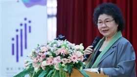 推動人權教育　陳菊：盼成孩子心中基本價值國家人權委員會、教育部26日舉辦「人權教育合作深耕計畫」啟動記者會，監察院長、人權會主委陳菊表示，盼透過教育工作者努力，加速校園人權教育的普及、深化，讓人權成為每個孩子心中的基本價值。中央社記者鄭傑文攝　110年4月26日