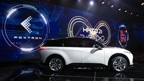 鴻海電動車　Model C僅4.64公尺的車長卻擁有2.86公尺的軸距，提供5+2人座的寬敞舒適空間以及豐富的置物空間配置（圖／鴻海提供）