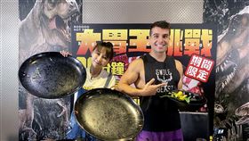 X Hour,醫師到你家。(圖/東森提供)