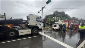 宜蘭,濱海公路,聯結車,鋼管,休旅車,車禍