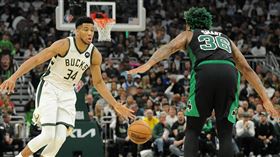 ▲「字母哥」安戴托昆波（Giannis Antetokounmpo）攻下34分18籃板。（圖／路透社／達志影像）