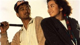 《秋天的童話》周潤發飾演的「船頭尺」和鍾楚紅飾演的「十三妹」形象深植人心。（圖／甲上娛樂提供）