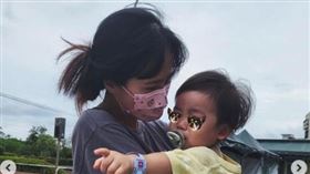 HowHow,鄧福如,兒子,鼠鼻,生病,狗（圖／鄧福如IG