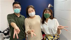 焦慮主婦Lia、民進黨國際部專員經雨謙、民進黨發言人謝子涵（民進黨提供）