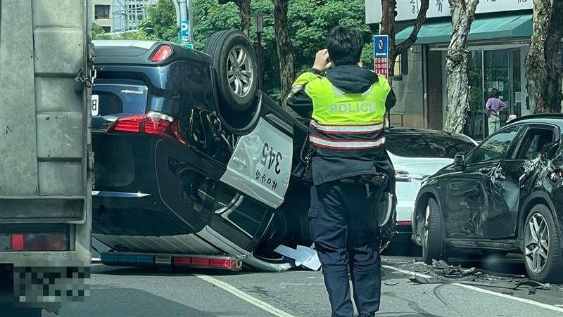 女警恍神一撞恐賠2百萬　網友：太貴