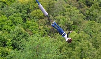 21歲女挑戰高空彈跳！沒綁繩墜橋慘死