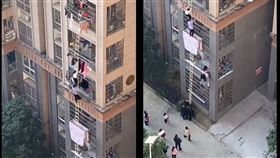 中國一對男女爬軟梯子下樓，讓人看了腿軟。(圖/翻攝自填鴨式教育受害者微博)