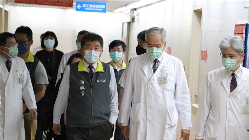 陳時中赴北榮視察　遭民眾嗆「下台」