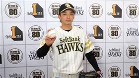 ▲軟銀鷹東浜巨。（資料照／軟銀鷹FB）